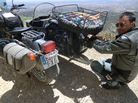 En la cima del pico que preside el desierto